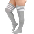 Detailansicht graue Überknie-Socken in Übergröße mit weißen Streifen - Übergröße / Unterteile / Hellgrau + Weißer Streifen
