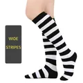 Chaussettes montantes à larges rayures noires et blanches pour cosplay et sport - Taille unique / Large Rayure / Noir et Blanc