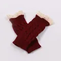 Mitaines tricotées rouge vin avec d'élégantes finitions en dentelle crème délicate - Taille unique / Gants Demi-doigts (ST72) / Bordeaux