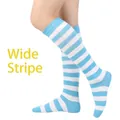 Chaussettes montantes à rayures larges bleu clair et blanc pour femmes, style cos et sport - Taille unique / Large Rayure / Bleu Clair/Blanc
