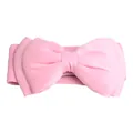 Detailopname van een roze chiffon strik op een brede elastische riem voor de taille - 62cm / Roze