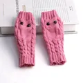 Roze gebreide uil vingerloze handschoenen met zwarte kralenogen voor de winter - Eén maat / Lichtrozerood