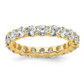 Exquisites Detail eines Moissanit-Eternity-Rings mit funkelnden runden Steinen in Gold - US Größe 4.5 / Funkelnder Full-Eternity-Stil / Gold