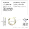 Vista detallada de pendientes de aro pavé bañados en oro 14k con circonita y datos - Huggie de Diamantes de Imitación Pavé / Oro K