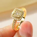 14k vergoldeter quadratischer Halo-Ring mit Micro-Pave Steinen elegante Schmuckvariante - Größe 5 / Sternenreich Quadratischer Stil / Gold