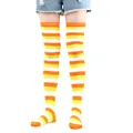 Chaussettes montantes rayées aux couleurs festives orange, jaune et blanc bonbon - Taille unique / Rayures Larges Tricolores (60#) / 1 Paire / Orange, Jaune et Blanc