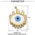 Vue rapprochée d'un pendentif œil maléfique doré aux dimensions de 15 mm sur 20 mm. - Style Œil Protecteur Flamme (YE362) / 1 Pièce