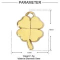 Vue détaillée d'un pendentif trèfle à quatre feuilles en acier doré avec tailles - Style Trèfle à Quatre Feuilles (YE368) / 1 Pièce