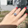 Eleganter Ring aus S925 Sterlingsilber mit funkelndem Rundschliff-Stein an der Hand - US Größe 4 / Runder Sechs-Krappen-Stil (U款) / Silber