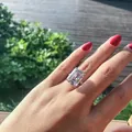 Eleganter S925 Sterling Silber Ring mit großem Zirkonia im Smaragdschliff am Finger - Größe 5,5 / Rechteckiger Smaragdschliff mit Mikro-Pave (E款)