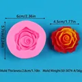 Dimensions détaillées du moule en silicone en forma de rose et de la création finie - Style Fleur de Rose (50-3074-A) / Diamètre Extérieur 6cm x 5.7cm