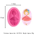 Vue détaillée du moule en silicone relief fille de dessin animé avec dimensions et poids - Style Fille avec Coiffe à Fleurs Bleues (50-1975-A)