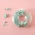 Set completo di cancelleria verde menthe con clip per raccoglitori e graffette in box - Verde