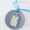 Portatarjetas de estudiante con dibujos de animales y cordón retráctil azul claro - 4 Nubecita