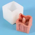 Dettaglio che mostra uno stampo per candele in silicone quadrato con il prodotto finito. - Stile Quadrato Grande (50-2626) Bianco