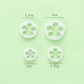 Set van 4 witte koekjes- en fondantvormen in bloemvorm, maten van 3 cm tot 5 cm. - Pruimenbloesemvorm (4-delige Set) / 01066 (3cm-5cm)