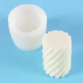 Spiralförmige Silikonform für handgefertigte Duftkerzen und dekorative DIY-Gipsornamente. - Kleiner Spiral-Köper-Zylinder (50-2566) / Durchmesser 6,3cm Höhe 8cm