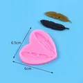 Molde de silicona rosa en forma de corazón para manualidades de hojas, dimensiones 6,5x6cm - Pluma (50-3199) / Rosa