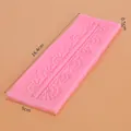 Molde de silicona rosa con encaje para la decoración de bordes de tartas 16,4x5x0,5cm - Textura de Corteza de Encaje Fino (50-1553-A)