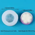 Detailansicht der mangostanförmigen Silikonform für Fondant und Schokolade - Mangostane-Stil (50-3799-D)