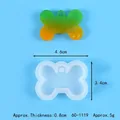Detailansicht der Hundeknochen-Silikonform für DIY-Harz-Anhänger - Kleine Einzelknochenform (60-1119)