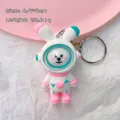 Schattige cartoon astronaut beer sleutelhanger met roze en groenachtige accenten - Konijn / 6.5x4cm