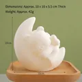Figurine d'ours sur la lune en vinyle blanc à peindre pour bricolage créatif - Panda de la lune