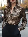 Elegante camisa de leopardo para mujer de manga larga con un lujoso acabado satinado. - S / Tops / Estampado de Leopardo