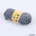 Detaillierte Nahaufnahme von hochwertigem grauem Jersey-Stoffgarn für DIY-Häkelprojekte - Graues T-Shirt-Garn (d16508-6)