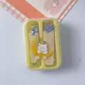 Schattige nagelknipper set met beer en maan patroon in draagbare gele opbergdoos - Beer op de maan / Tweedeelige Set (Met Doos) / Teder Geel