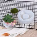 Vue détaillée d'un moule en silicone à facettes pour pots de plantes et bougies. - Polyèdre irrégulier (60-1070)