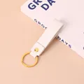 Minimalistische witte PU-lederen sleutelhanger met gouden metalen ring en klinknagel - Wit