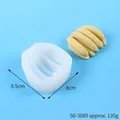Molde de silicona con forma de plátano para velas DIY y fondant, variante blanca de 130g - 8.5x8cm