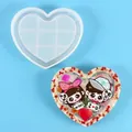 Detail view of heart-shaped silicone mold and finished DIY resin photo frame sample - Heart Style / Heart Style (60-1056)