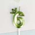 Vela de cumpleaños número 6 en verde metálico brillante con elegante corona dorada - Corona Número 6 / Paquete Individual / Verde