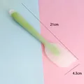 Detailed view of heat-resistant silicone spatula showing 21cm length and 4.3cm head width - S / Green
