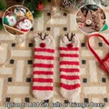 Gemütliche rot-weiß gestreifte Weihnachts-Rentiersocken aus Korallenfleece mit Geschenkbox - Hirsch Stickerei / Erwachsenenstil (Dreieckige Box) / Rot und Weiß Gestreift