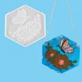 Sechseckige Silikonform mit Schmetterling und Blumen für Harz-Bastelarbeiten - Schmetterling Sonnenblume Sechseck (60-1018)