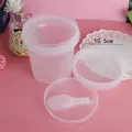 Recipiente de plástico mate para pasteles con tapa y cuchara, diámetro de 10,5 cm - Taza de Gelatina de Hierba / Paquete de 10
