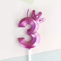 Elegante vela de cumpleaños número 3 morada perlada con decoración de corona para tartas - Corona Número 3 / Púrpura