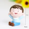 Linda figura de niño de resina para decoración de pasteles de cumpleaños, 4,5 cm - Adorno de Niño / 4.50cm