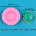 Detail van 3D macaron siliconen mal met afmetingen voor DIY zeep maken - Kleine Roze Macaron Vorm (50-1890-A) / Roze