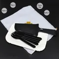 Vue détaillée d'un ensemble de couverts à gâteau jetables : couteau, 5 fourchettes et 5 assiettes - 5 Assiettes 5 Fourchettes 1 Couteau / Noir