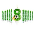 Detalle de vela número 8 y velas de lápiz con motivos de fútbol niños - Set Número 8 Fútbol