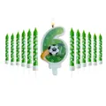 Vista detallada de vela número 6 y velas de lápiz con tema de fútbol para cumpleaños - Set Número 6 Fútbol