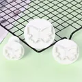 Nahaufnahme von 3-teiligen weißen Schmetterlings-Ausstechern für Fondant und Kekse - Schmetterlingsform (01061)