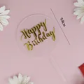 Decoración tarta acrílica redonda texto Happy Birthday dorado, 9.8cm, fondo rosa elegante - Topper Redondo / Transparente