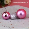 Bolas decorativas en rosa mate, rosa brillante y plata, diámetros 3 cm, 4 cm y 5 cm. - Rosa (Paquete de 3) / Tamaños Mixtos 3cm, 4cm, 5cm