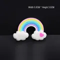 Kleurrijke polymeerklei regenboog taarttopper met witte wolken en een roze hartje - Regenboog Hart