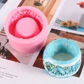 Détail du moule en silicone géode montrant le résultat d'un pot de fleur bleu fini - Style 50-2661 / Rose